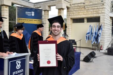 Nicolas Wainstein received the PhD degree. Congratulations Dr. Nico!